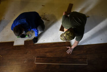 Lưu ý về sàn bê tông trước khi lắp đặt sàn gỗ